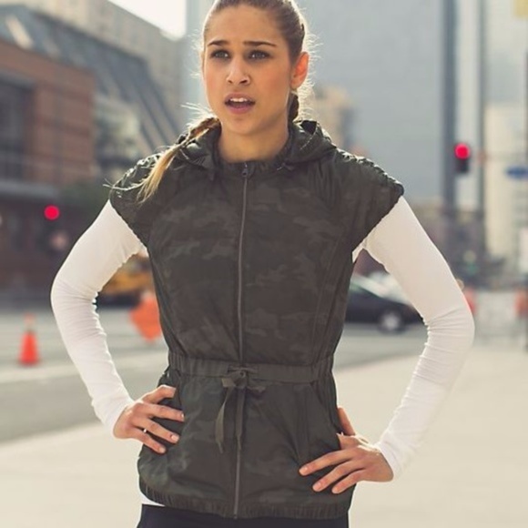 Lululemon Spring Fling Puffy Vest Lotus 